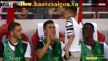 bao ve khong duoi cau be singapore khi len vao san dau cua ronaldo