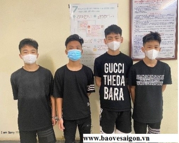 bat giu 4 thieu nien lua bao ve trom xe may