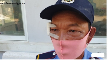 nam thanh nien lao vao danh bao ve khi bi nhac nho deo khau trang