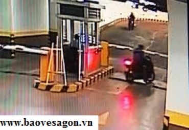 ngang nhien vao tang ham chung cu trom xe chay ra truoc mat bao ve