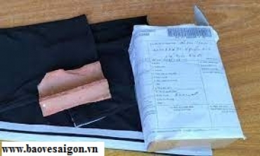 nhan vien bao ve bi nam thanh nien giao hang lua dao